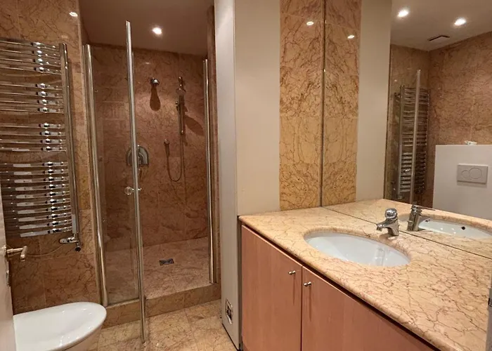 Ubytování v soukromí Spacious En-suite By Champs Elysees Paříž
